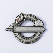 Load image into Gallery viewer, Guts (Berserker Armor) Model Scarf & Scarf Pin Berserk