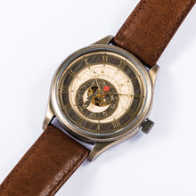 Load image into Gallery viewer, Holo Model Watch Spice and Wolf: Merchant Meets The Wise Wolf