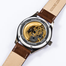 Load image into Gallery viewer, Holo Model Watch Spice and Wolf: Merchant Meets The Wise Wolf