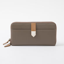 Load image into Gallery viewer, Holo Model Long Wallet Spice and Wolf: Merchant Meets The Wise Wolf