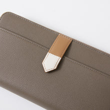 Load image into Gallery viewer, Holo Model Long Wallet Spice and Wolf: Merchant Meets The Wise Wolf