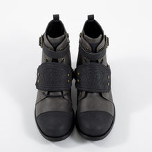 Load image into Gallery viewer, Hunter Model Boots Bloodborne