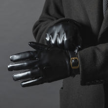 Load image into Gallery viewer, Hunter Model Gloves Bloodborne