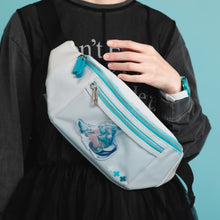 Load image into Gallery viewer, Elira Pendora Model Bag & Acrylic Stand Set NIJISANJI EN