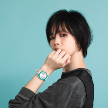 Load image into Gallery viewer, Elira Pendora Model Watch & Acrylic Stand Set NIJISANJI EN