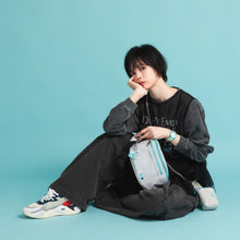 Load image into Gallery viewer, Elira Pendora Model Bag & Acrylic Stand Set NIJISANJI EN