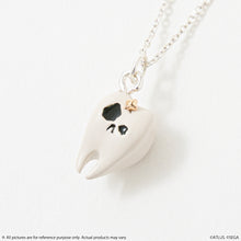 Load image into Gallery viewer, Homo Tenta Model Necklace Metaphor: ReFantazio