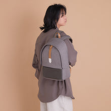 Load image into Gallery viewer, Holo Model Backpack Spice and Wolf: Merchant Meets The Wise Wolf
