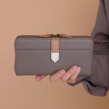 Load image into Gallery viewer, Holo Model Long Wallet Spice and Wolf: Merchant Meets The Wise Wolf