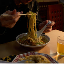 Load image into Gallery viewer, Kyushu No. 1 Star Motif Ramen Donburi Bowl & Spoon Set Like a Dragon Series