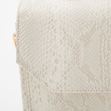Load image into Gallery viewer, Snake Skin Fan de Bag