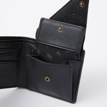 Load image into Gallery viewer, Hunter Model Bi-fold Wallet Bloodborne