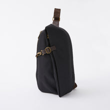 Load image into Gallery viewer, Hunter Model Crossbody Bag Bloodborne