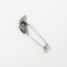 Load image into Gallery viewer, Revenge of Meta Knight Model Scarf & Scarf Pin Kirby Super Star