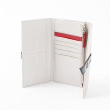 Load image into Gallery viewer, Ryu Model Long Wallet Street Fighter V