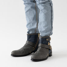 Load image into Gallery viewer, Griffith Model Boots Berserk