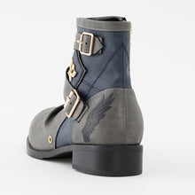 Load image into Gallery viewer, Griffith Model Boots Berserk