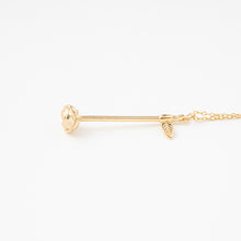 Load image into Gallery viewer, Bayonetta Model Necklace