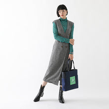Load image into Gallery viewer, Yoichi Isagi Model Tote Bag Blue Lock