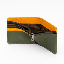 Load image into Gallery viewer, Master Chief Model Bi-fold Wallet Halo Infinite