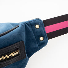 Load image into Gallery viewer, The Mox Model Crossbody Bag Cyberpunk 2077