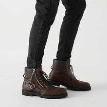 Load image into Gallery viewer, Oscar, Knight of Astora Model Boots Dark Souls