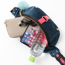 Load image into Gallery viewer, The Mox Model Crossbody Bag Cyberpunk 2077