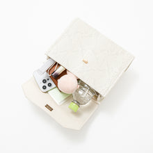 Load image into Gallery viewer, Snake Skin Fan de Bag
