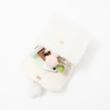 Load image into Gallery viewer, Fluffy White Fan de Bag

