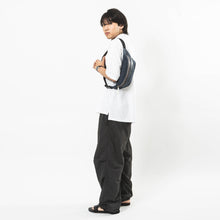 Load image into Gallery viewer, Dana Iclucia Model Crossbody Bag Ys Series
