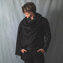 Load image into Gallery viewer, Guts (Berserker Armor) Model Scarf &amp; Scarf Pin Berserk
