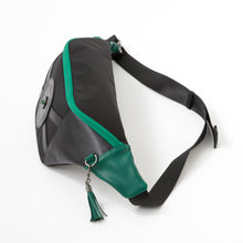 Load image into Gallery viewer, Melinoë Model Crossbody Bag Hades II
