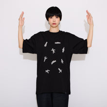 Load image into Gallery viewer, Emotes Model T-Shirt MECCHA CHAMELEON

