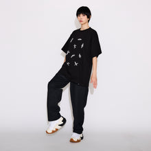 Load image into Gallery viewer, Emotes Model T-Shirt MECCHA CHAMELEON
