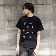 Load image into Gallery viewer, Emotes Model T-Shirt MECCHA CHAMELEON
