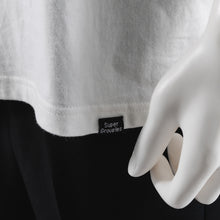 Load image into Gallery viewer, Hide-and-Seek Model T-Shirt MECCHA CHAMELEON
