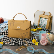 Load image into Gallery viewer, Honeycomb Fan de Bag
