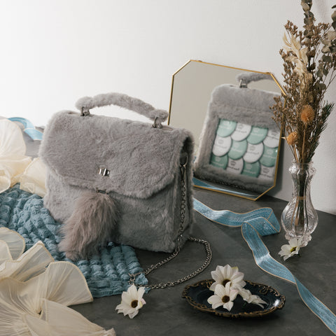 Fluffy Gray Fan de Bag