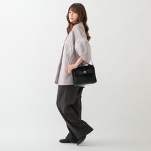 Load image into Gallery viewer, Fluffy Black Fan de Bag
