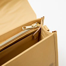 Load image into Gallery viewer, Honeycomb Fan de Bag
