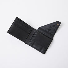 Load image into Gallery viewer, Hunter Model Bi-fold Wallet Bloodborne

